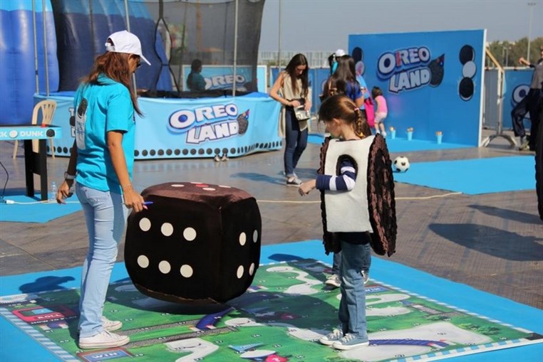 Oreo Land the Land of Entertainment Milk & Oreos!